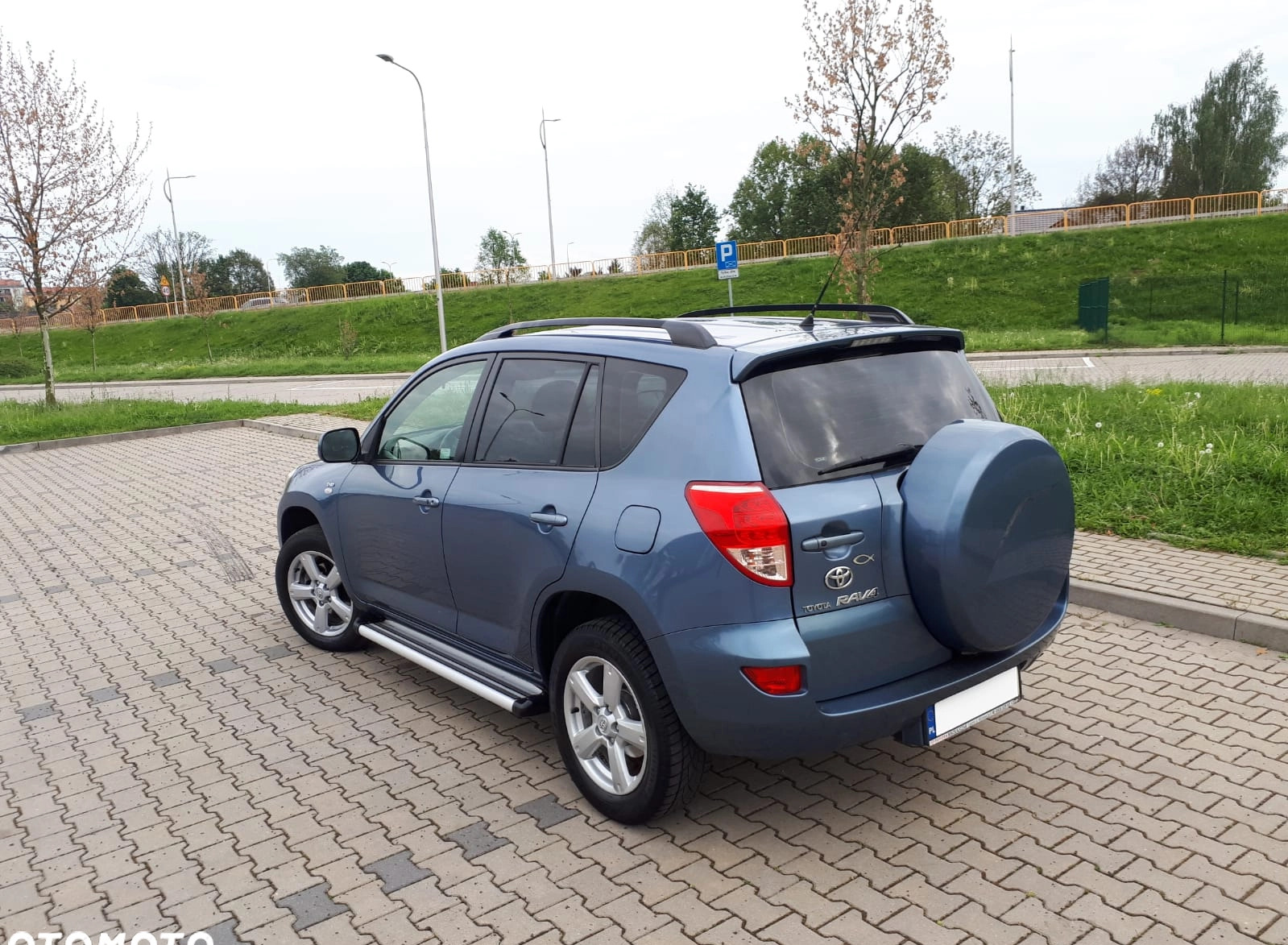 Toyota RAV4 cena 27800 przebieg: 233000, rok produkcji 2007 z Legnica małe 232